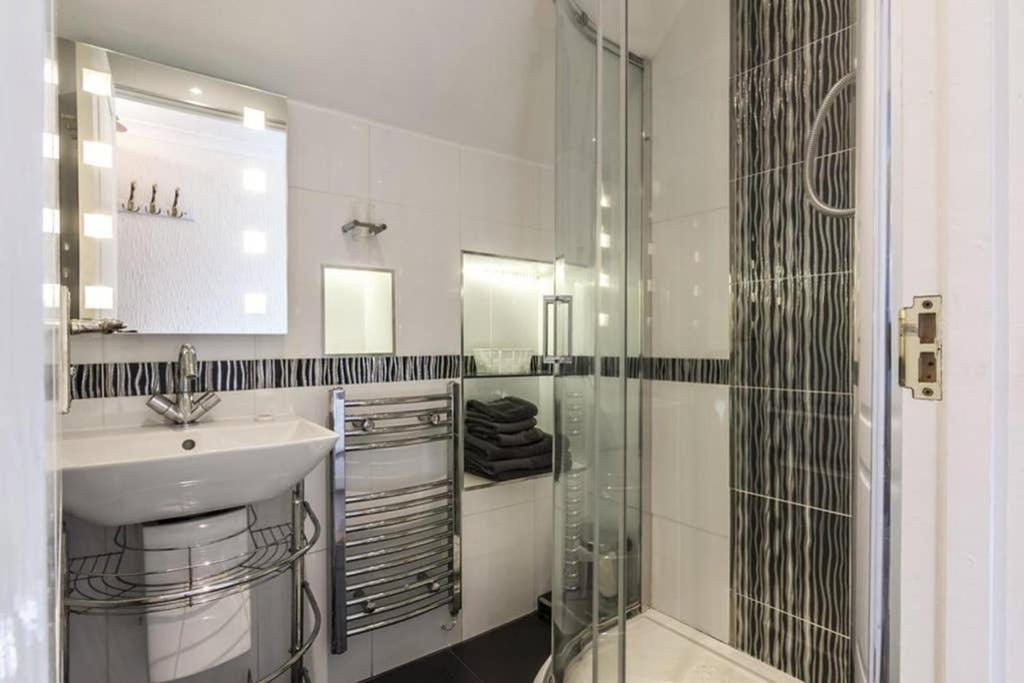 Kilgetty Beautiful Apartment With Private Pool Near Tenby מראה חיצוני תמונה